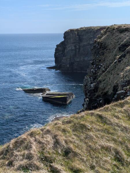 Castle o'Burrian and puffins